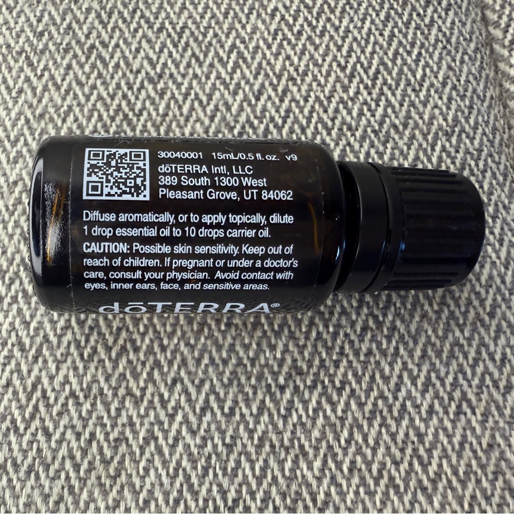 Clove Essential Oil — doTERRA, 15ml - Picture 8 of 13